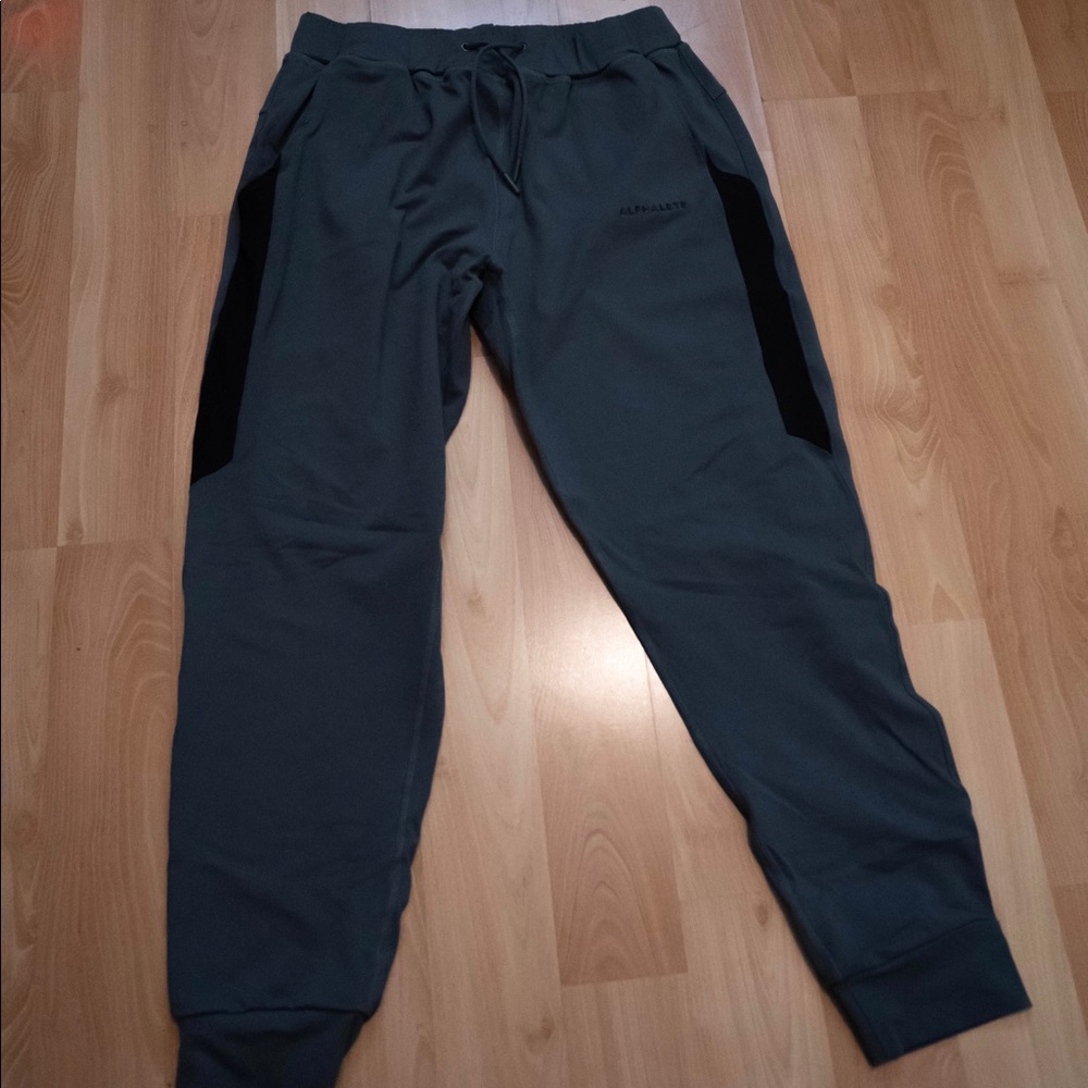 Rare Alphalete Quad Joggers
